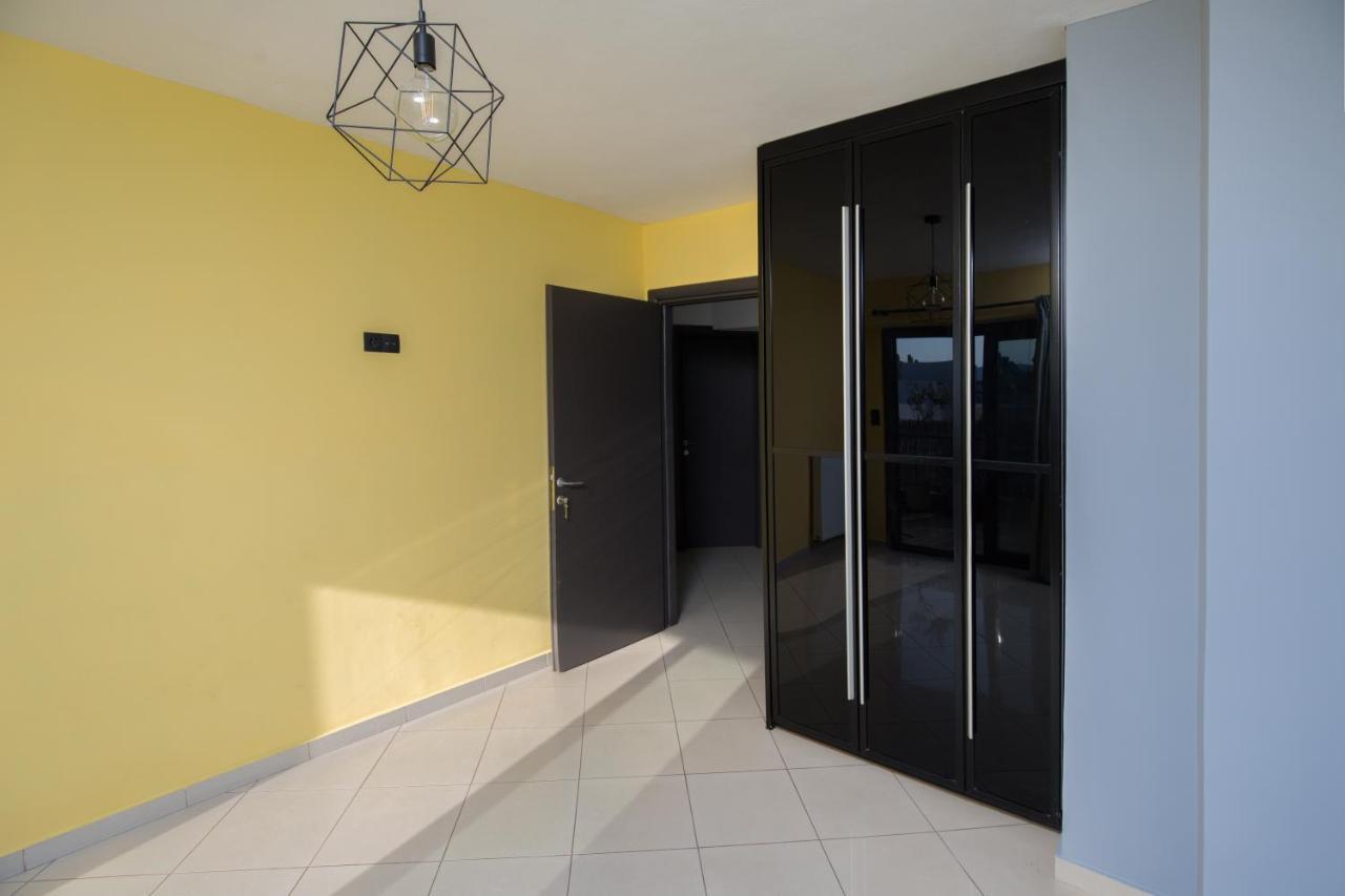 Spacious Modern Apartments With Great Rooftop View Афіни Екстер'єр фото